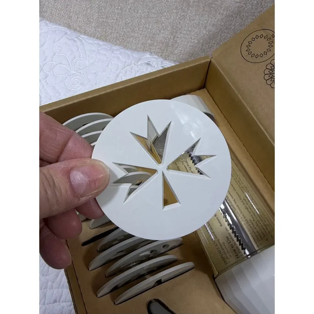 Pampered Chef White Cookie Press NIB Baking Tool Set Kitchen Decorator Gun